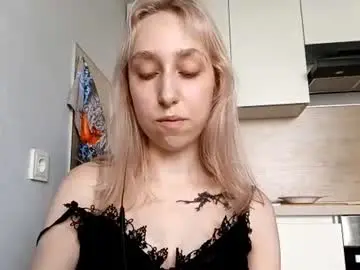 Tashafroeliger  live sex cam