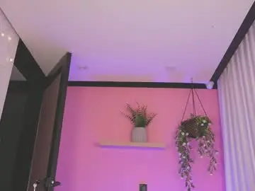 Valeria_777_  live sex cam