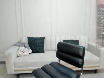 Ambarowens  live sex cam