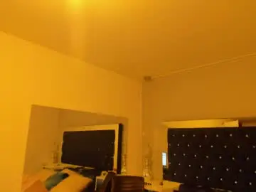 Emiliaastron  live sex cam