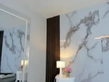 Hannahill69  live sex cam