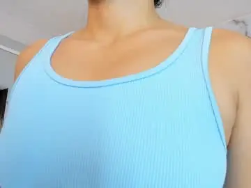 Hannahill69  live sex cam