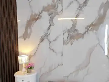 Hannahill69  live sex cam