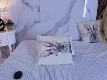 Hannahill69  live sex cam