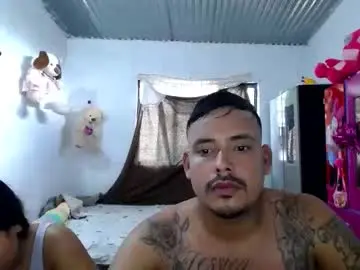 Hot_sexy_mom  live sex cam