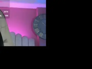 Inndrahot  live sex cam