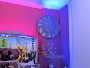 Inndrahot  live sex cam