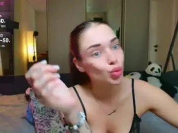 Meow_moore  live sex cam