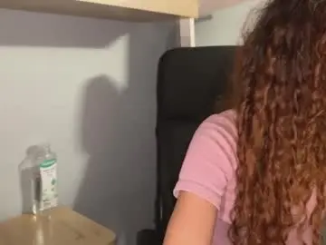 Naugthtycurls  live sex cam