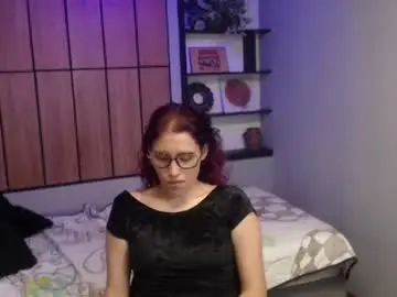 Ale_honey_  live sex cam