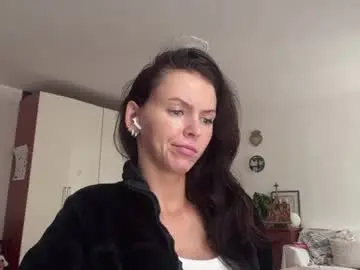 Arlynenemani  live sex cam