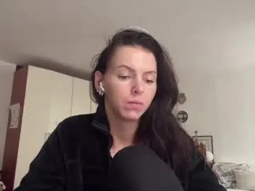 Arlynenemani  live sex cam