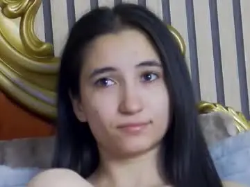 Carolinahart  live sex cam