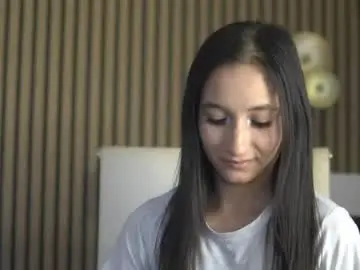 Carolinahart  live sex cam