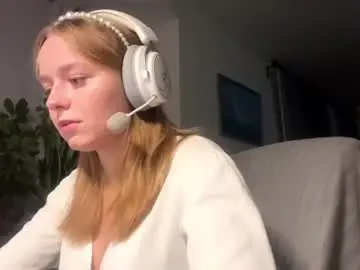 Elanorgaud  live sex cam