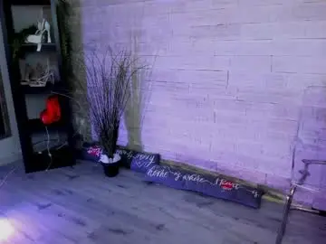 Helenceccile  live sex cam