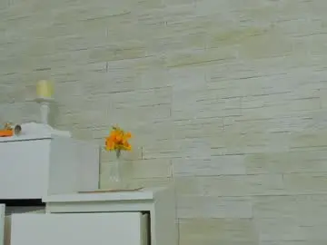 Helenceccile  live sex cam