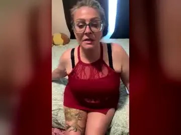 Hiddenmagicrealm  live sex cam