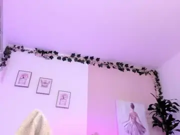 Julie_devani  live sex cam