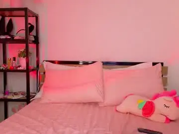 Lovely_poppy  live sex cam