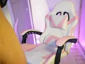 Nikita_luan  live sex cam