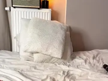 Secretnest  live sex cam