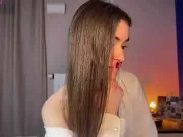 Secretnest  live sex cam