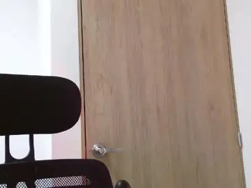 Aliciia_23  live sex cam