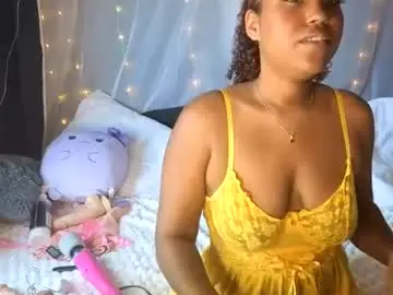 Ebonyrosexoxo  live sex cam