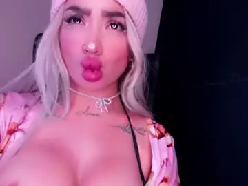 Hazeeell  live sex cam