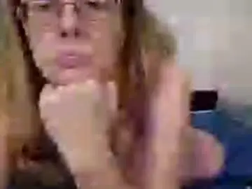 Sluttamer72  live sex cam