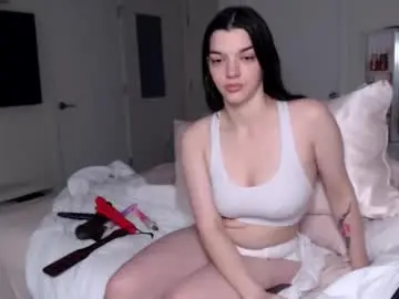Greeneyedmilly  live sex cam