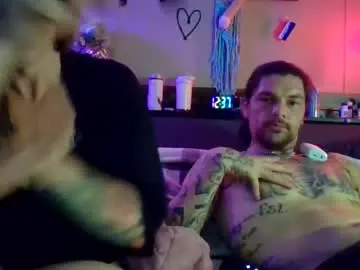 Sexytillygurl  live sex cam