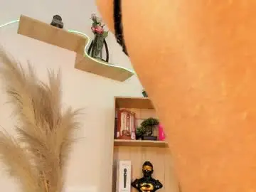 Tylla__  live sex cam