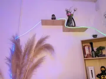 Tylla__  live sex cam