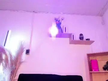Tylla__  live sex cam