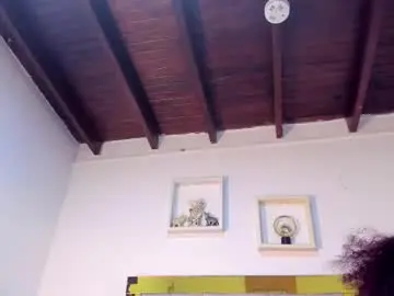 Vahiolet_fuentes  live sex cam