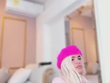 Zoeysnow  live sex cam