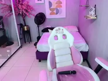 Maggy_t18  live sex cam