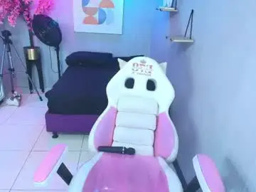 Maggy_t18  live sex cam
