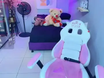 Maggy_t18  live sex cam