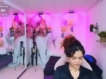 Maggy_t18  live sex cam