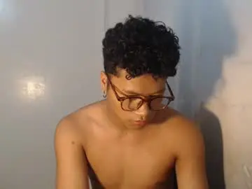 Naughtyhot_star19  live sex cam