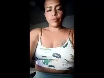 Squirt_star  live sex cam
