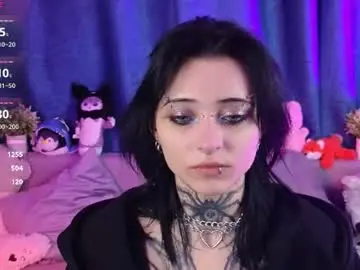 Squirtyshy  live sex cam