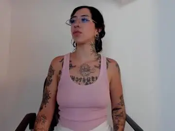 Julimonroe19  live sex cam