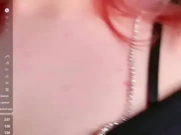 Lisa_adamson  live sex cam