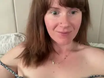 Red_head_rosie_69  live sex cam