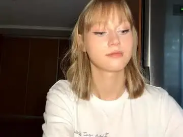 Starhetzler  live sex cam