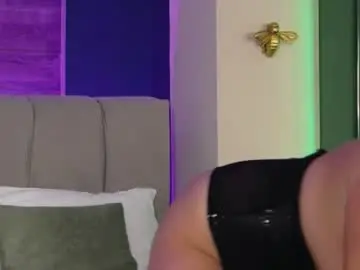 Veranoires  live sex cam